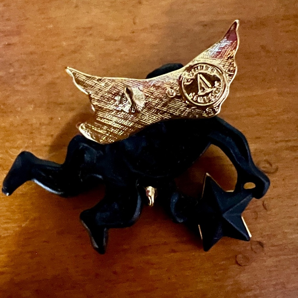 Vintage Coreen Simpson Cherub Angel Pin – Avon Regal Beauty Collection - Picture 7 of 10